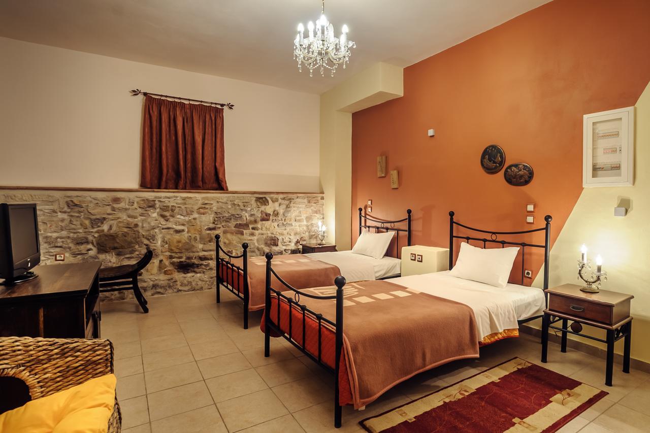 Mouzaliko Guesthouse Mansion Kampochora  エクステリア 写真