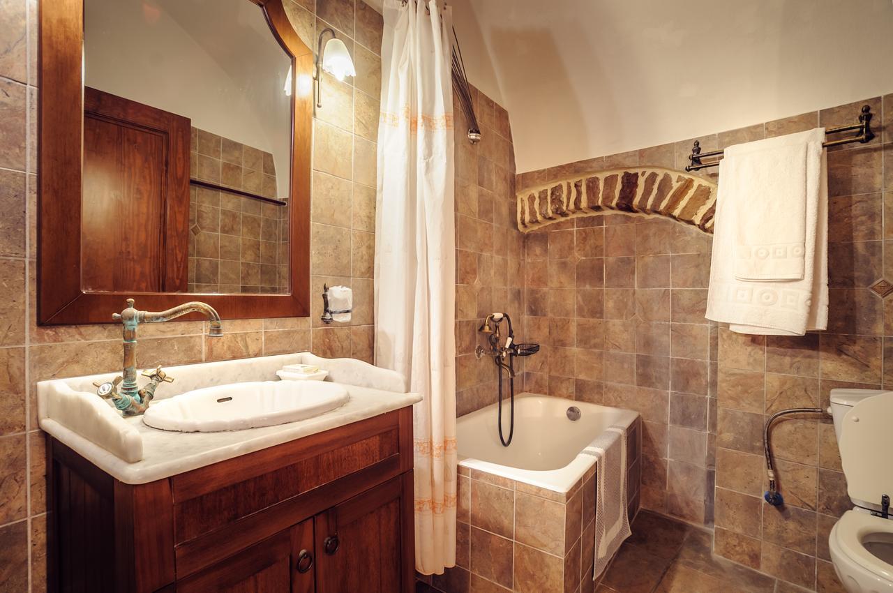 Mouzaliko Guesthouse Mansion Kampochora  エクステリア 写真