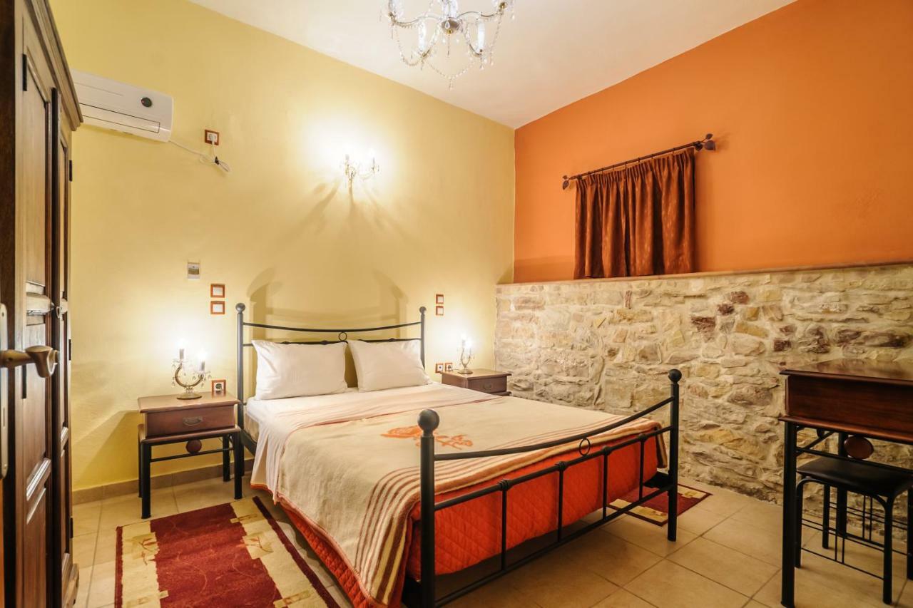 Mouzaliko Guesthouse Mansion Kampochora  エクステリア 写真
