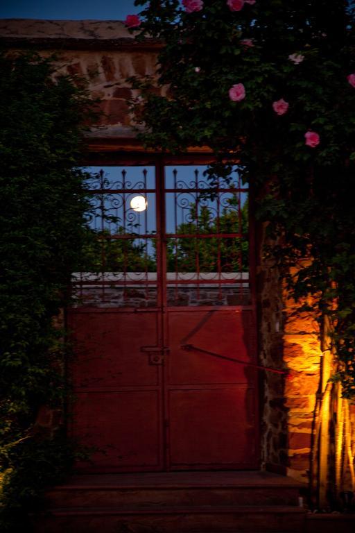 Mouzaliko Guesthouse Mansion Kampochora  エクステリア 写真